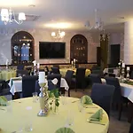 Restauracja -zajazd Trzech Braci * 치에신