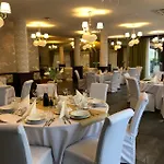 여관 Restauracja -zajazd Trzech Braci *